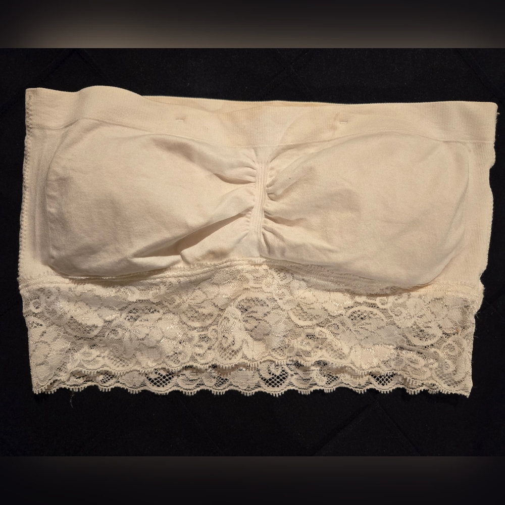 Elegant Cream Lace Bandeau